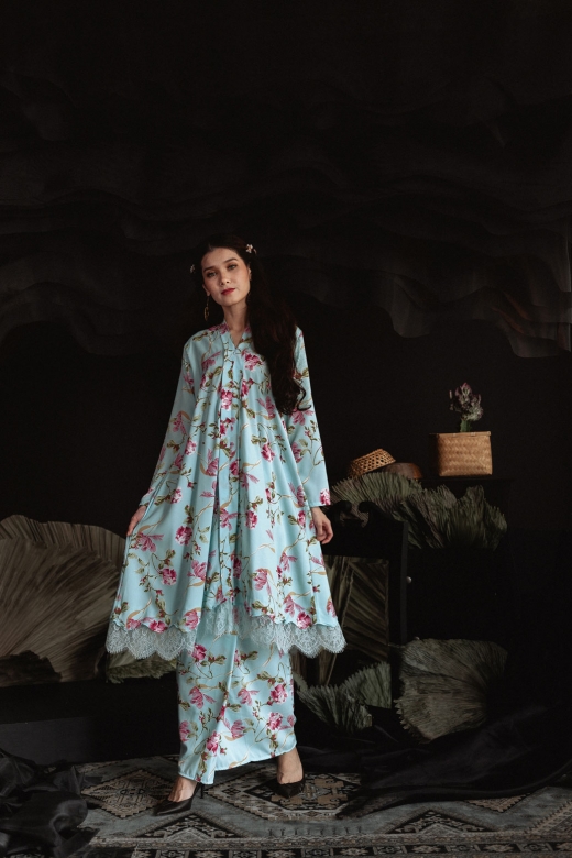 Embun Long Kebarung - Iceland